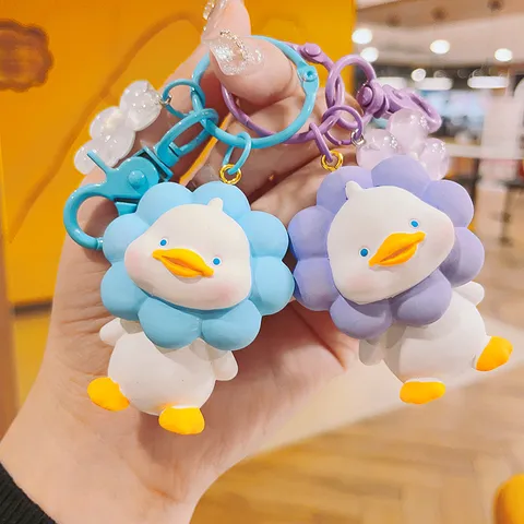 Cute Resin Sunflower Duck Keychain Creative Cartoon Animal Doll Bag Pendant Decorative Charm Keyring Car Key Chain Schoolbag Ornament Gift