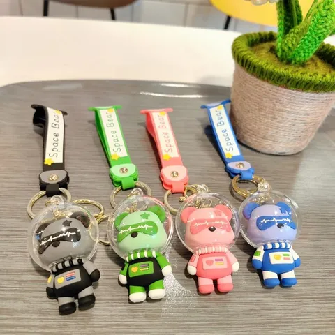 Lindo Llavero de Oso Espacial Astronauta de Dibujos Animados Colgante de Bolso de Oso de Casco de Epoxi de PVC para Parejas Amigos Regalo