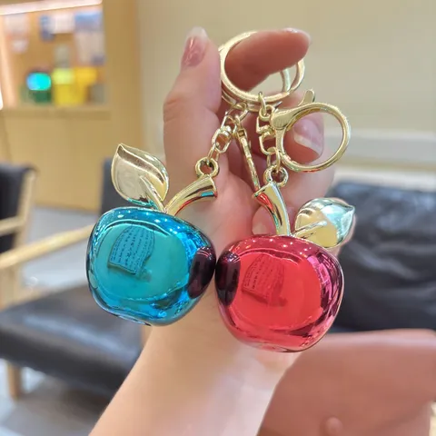 Schattige Appel Sleutelhanger Verguld Hars En Metaal Auto Sleutelhanger Mode Tas Bedel Cadeau Voor Vrouwen