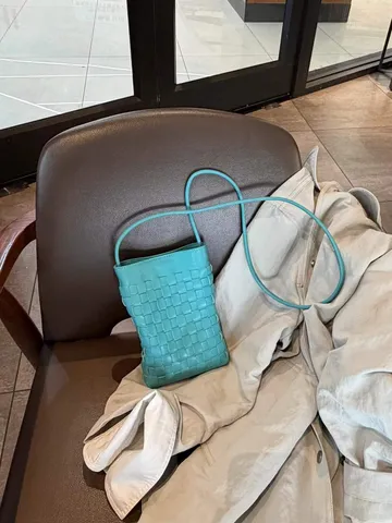 Gewebte Umhängetasche Handy Tasche Aus Echtem Leder Minimalistische Kleine Schultertasche Modische Messenger Handtasche Für Damen