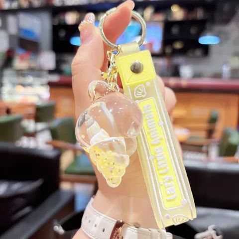 Cute Cartoon Acrylic Quicksand Conch Keychain Oil Injected Liquid Sea Shell Bag Pendant For Couples Friends Daily Decorative Charm