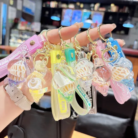 Cute Cartoon Acrylic Quicksand Conch Keychain Oil Injected Liquid Sea Shell Bag Pendant For Couples Friends Daily Decorative Charm