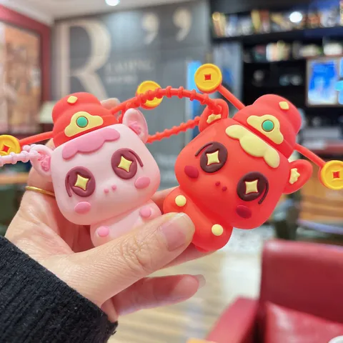 Niedlicher Glücksgott Silikon Maskottchen Squishy Spielzeug Schlüsselanhänger Chinesisches Neujahr Glücksbringer Stressabbau Tasche Ornament Geschenke