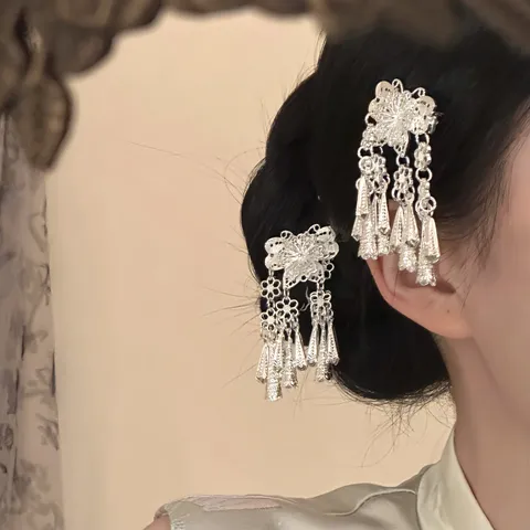 Neo-Chinese Retro Alloy Hollow Butterfly Floral Tassel Hair Clip Ethnic Style Silver Duckbill Clip For Hanfu Women Decorative Headwear