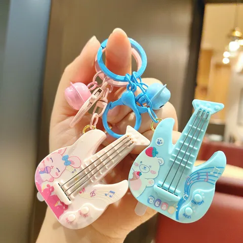 Portachiavi con Chitarra di Animali dei Cartoni Animati Creativi Mini Giocattolo Musicale Suono Elettronico Portachiavi per Auto Ciondolo Borsa Regalo