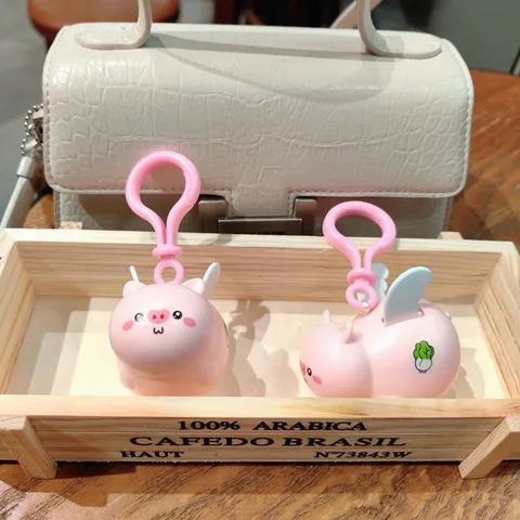 Portachiavi con Cordino a Strappo Maiale Volante Capibara Cartoon Carino Bambola Animale Ciondolo Borsa Scolastica Portachiavi Auto Regalo Giocattolo