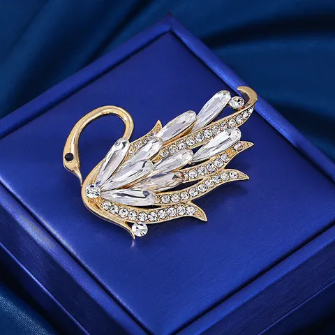 Elegant Swan Brooch Pin Zinc Alloy Rhinestone Crystal Animal Coat Accessories Fashion Jewelry Gift for Women