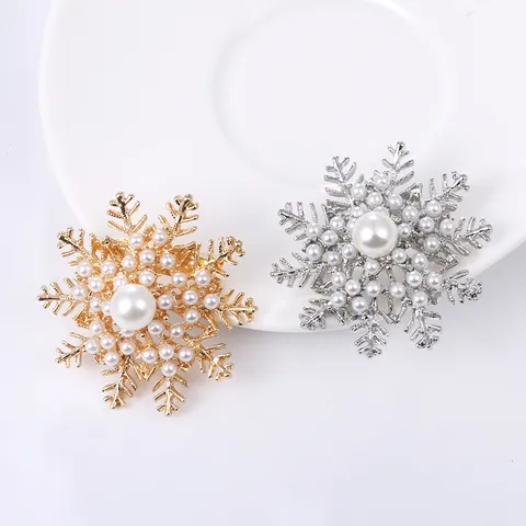 Elegant Snowflake Pearl Brooch Alloy Rhinestone Collar Pin Sweater Cardigan Scarf Clip Fashion Jewelry Gift For Women