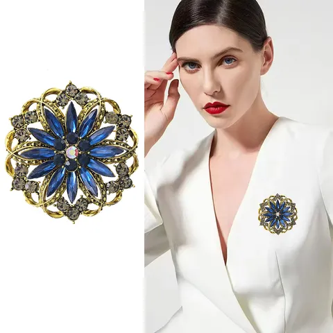 Vintage Zinc Alloy Crystal Flower Brooch For Women Shiny Inlaid Rhinestones Coat Hat Suit Accessories Banquet Jewelry Plated Pin