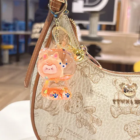 Cute Cartoon Quicksand Bear Keychain Liquid Glitter Floating Sequins Bag Pendant Charm For Backpack Schoolgirls Car Keyring Decor Gift