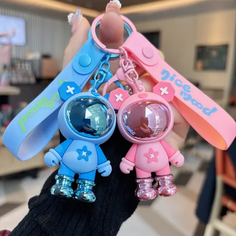 Lindo Llavero de Oso Astronauta de Moda Estrella Empalmada Colgante de Bolso de Oso Espacial Llavero de Casco Galvanizado para Mochila