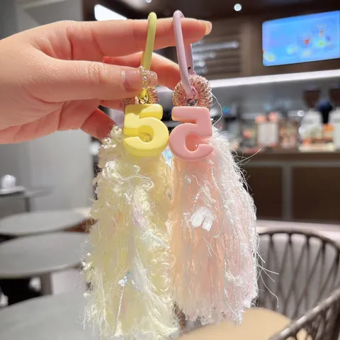 Ciondolo per Borsa con Nappina in Peluche Stile Cinese Pendente Numero Portachiavi Intrecciato a Mano per Decorazione Zaino