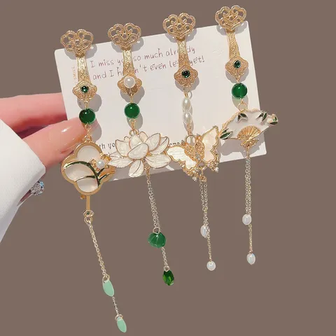 Traditional Chinese Alloy Tassel Brooch Orchid Lotus Pendant Hanfu Cheongsam Clothing Hanging Jewelry Decoration For Celebration Banquet