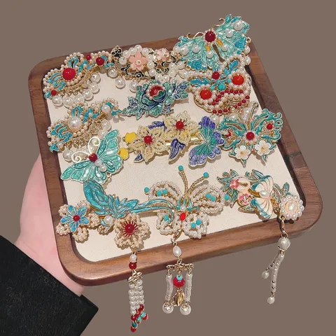 Chinese Style Alloy Artificial Pearl Hair Clip Retro Enamel Butterfly Tassel Pendant Duckbill Clip For Hanfu Cheongsam Women Jewelry Gift