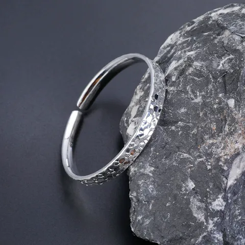 Minimalistisch Kupfernickel Eistextur Offener Armreif Für Damen Galvanisiert Geometrisch Solide Weißkupfer Manschette Geschenk