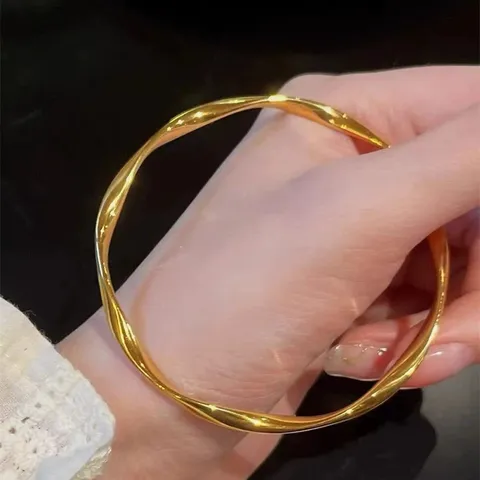 Minimalistischer Kupfer Möbius Armreif Eleganter Galvanisierter Geschlossener Fester Glatter Armband Modischer Pendeln Schmuck Geschenk Für Damen