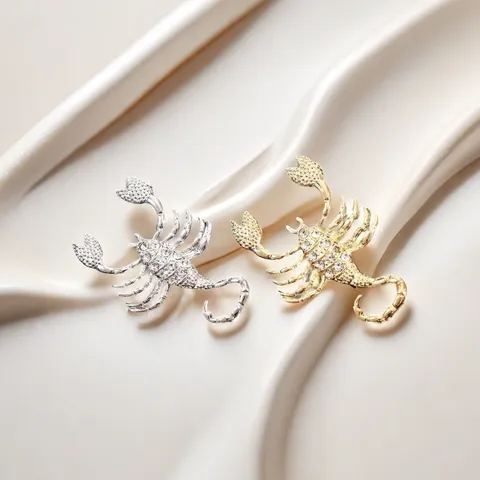 Exquisite Alloy Rhinestone Scorpion Brooch Animal Pin Trendy Clothing Accessories Men Women Jewelry Gift