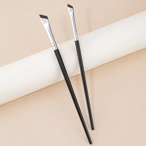 Professional Angled Eyeliner Brush Precision Eyebrow Makeup Tool Synthetic Fiber Bristles Black Handle Eye Makeup Brush