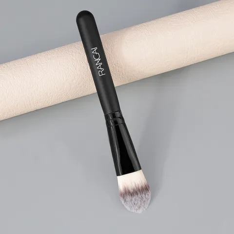 Όλο Μαύρο Πινέλο Make-up με Επίπεδο Σχήμα Γλώσσας για Αρχάριους Άψογο Μακιγιάζ Βάσης Γρήγορη Εφαρμογή Ξύλινη Λαβή Σωλήνας Αλουμινίου Εργαλείο Μακιγιάζ από Συνθετική Ίνα