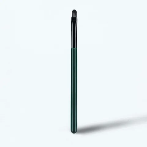 Green Flame Highlighter Makeup Brush Soft Synthetic Fiber Wood Handle Professional Face Contouring Highlighting Makeup Tool