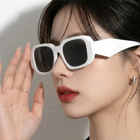 Retro Geometric Thick Frame Sunglasses UV400 Protection AC Lens PC Frame Rectangular Street Style Eyewear Unisex