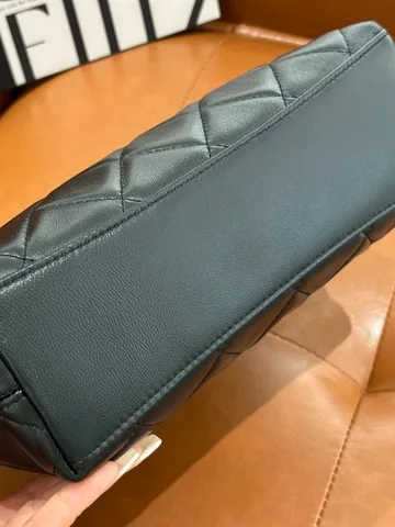 Womens Fashion Genuine Leather Quilted Shoulder Bag Luxury Chain Underarm Handbag Vintage Tote Commuter Bag
