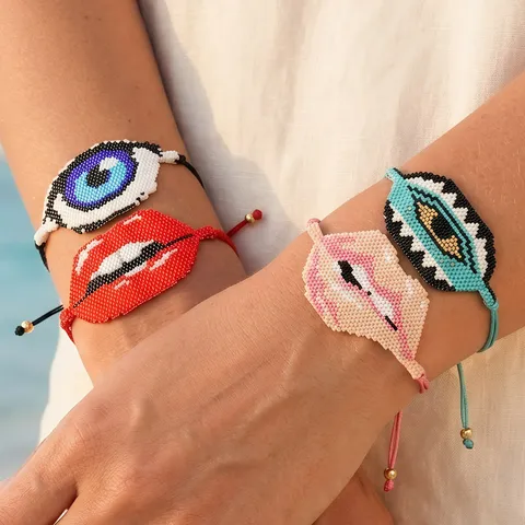 Braccialetto Regolabile Retrò Bohemien Miyuki Perline di Vetro Tessuto a Mano Ciondolo Malocchio Labbra Rosse Regalo Gioielli da Donna