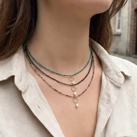 Collana Girocollo Vintage Artigianale in Perline di Pietra Semipreziosa da Donna Ciondolo con Perla d'Acqua Dolce e Anello Intrecciato Placcato Oro