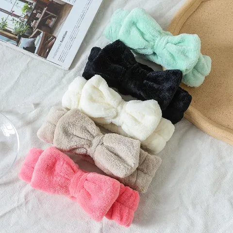 Bandeau Cheveux Élastique en Flanelle avec Nœud pour Femmes Serre-tête Doux en Peluche Polaire Corail pour Laver le Visage Maquillage Spa Soins de la Peau Bain Accessoires Cheveux