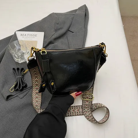 Niche Retro Style Solid Color PU Leather Crossbody Bag Women Minimalist Fashion Shoulder Bag Everyday Casual Purse