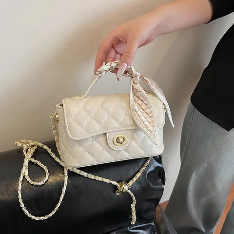 Women's Fashion Quilted Chain Crossbody Bag PU Leather Luxury Designer Style Small Square Shoulder Bag Daily Purse
