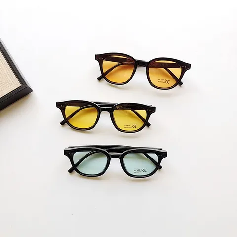 Kids Vintage Square Sunglasses Fashion Rivet Plastic Frame Sun Glasses UV400 Protection For Children Outdoor Beach Party Travel Sports Shades Eyewear Gift