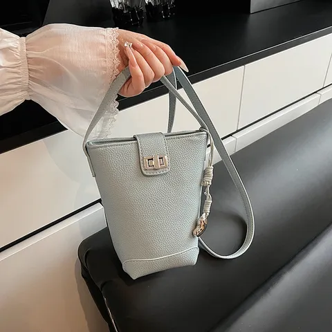 Γυναικεία Τσάντα-Каδής PU Δέρματος Mini Crossbody Τσάντα Υφή Μεταλλική Кλειδαριά Charm Каθημερινή Τσάντα
