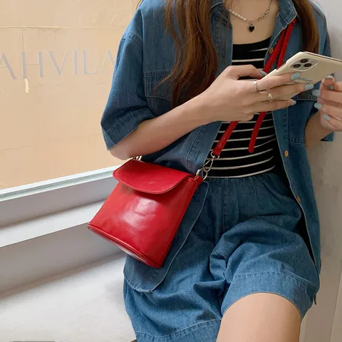 Korean Style Glossy PU Leather Bucket Bag Minimalist Solid Color Casual Shoulder Crossbody Mini Handbag For Women Commute