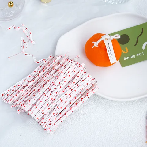 Laccetti Sigillosacchetti Romantici in Plastica e Filo di Ferro Bianco con Motivo a Cuore e Stampa Festiva per Sacchetti di Caramelle Festa di San Valentino Matrimonio