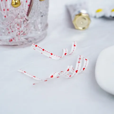 Laccetti Sigillosacchetti Romantici in Plastica e Filo di Ferro Bianco con Motivo a Cuore e Stampa Festiva per Sacchetti di Caramelle Festa di San Valentino Matrimonio