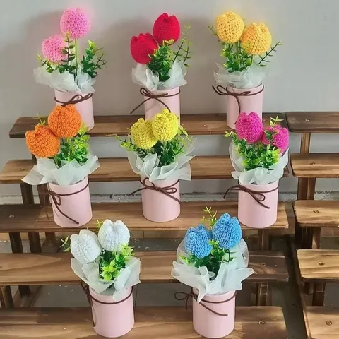 Handgemaakte Gebreide Tulp Potplant Gehaakte Kunstbloemen Boeket met Pot voor Huisdecoratie Desktop Ornament Cadeau