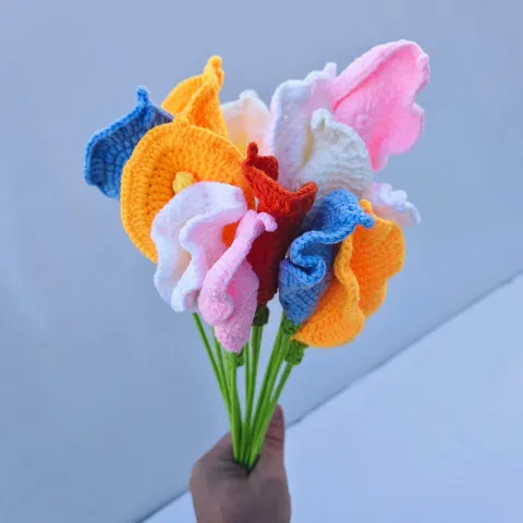 Bouquet de Fleurs Artificielles Calla Tricoté à Main Crochet Fil de Laine Fausse Fleur Ornement de Bureau Décoration Maison