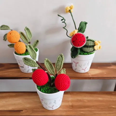 Handmade Crochet Fruit Potted Plant Knitted Persimmon Apple Watermelon Bonsai Pastoral Table Decor Festive New Year Ornament