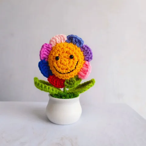 Plante en Pot de Tournesol en Laine Tricotée à la Main Visage Souriant Tournesol Maison Bureau Décor de Bureau Ornement de Fleur Crochet Cadeau