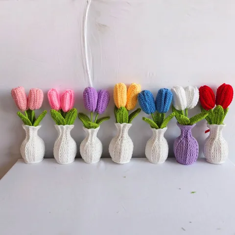 Handgemaakte Gebreide Garen Tulp Potplant Kunstbloem Tafeldecoratie Bureau Ornament Nieuwjaarscadeau