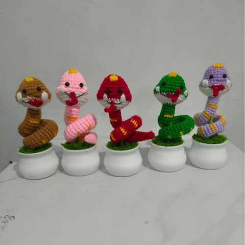 Handgemaakte Gehaakte Slang Potplant Gebreid Dier Beeldje Schattig Bureau Ornament Huisdecoratie Cadeau Ambacht