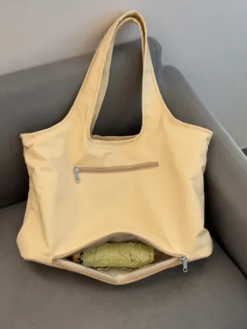 Grote Capaciteit Vrouwen Pendelaar Tote Tas Nylon Effen Kleur Casual Lichtgewicht Schoudertas Met Paraplu Vak