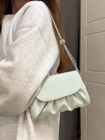 Borsa a Nuvola Plissettata in Pelle PU alla Moda da Donna Borsa a Tracolla Casual Piccola Borsa Quadrata con Tracolla a Catena in Metallo