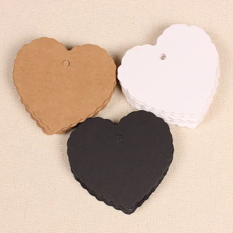 Forme de Cœur Bord Ondulé Papier Kraft Étquettes Cadeaux Vierge Suspendre Étiquette Marque-Page Carte de Vœux Message Pendentif Matériel