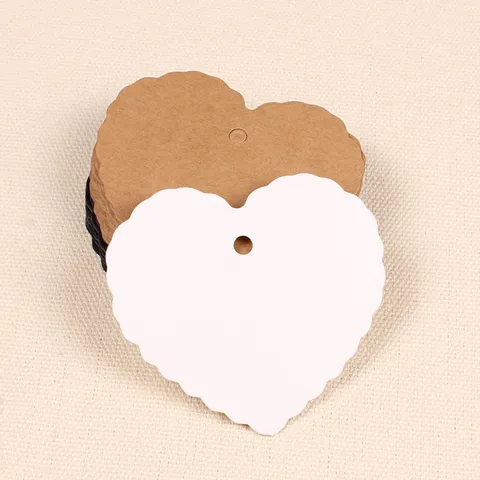 Forme de Cœur Bord Ondulé Papier Kraft Étquettes Cadeaux Vierge Suspendre Étiquette Marque-Page Carte de Vœux Message Pendentif Matériel