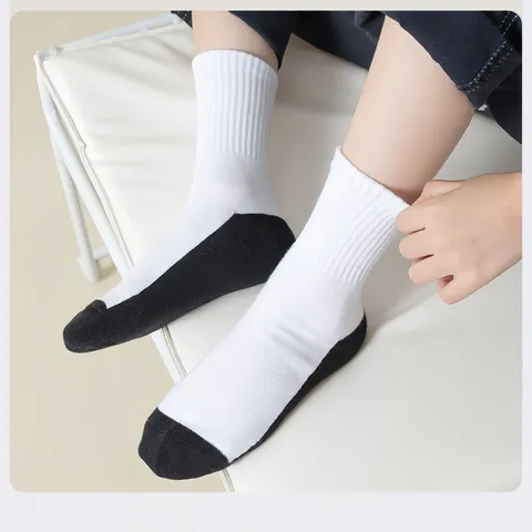 Unisex Mid Calf Sports Socks Breathable Sweat Absorbing Solid Color Colorblocking Casual Daily Wear Socks