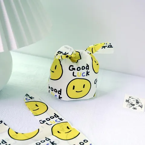 Niedliche Cartoon Lächeln Hasenohren Geschenkverpackungsbeutel Bedruckt Kunststoff Süßigkeiten Good Luck Beutel Für Kindertag Geburtstag Party