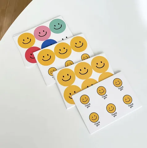 Mignons Autocollants Visage Souriant Étiquettes Adhésives Rondes Thank You En Papier Pour Emballage Cadeau Scrapbook Sceaux Enveloppe