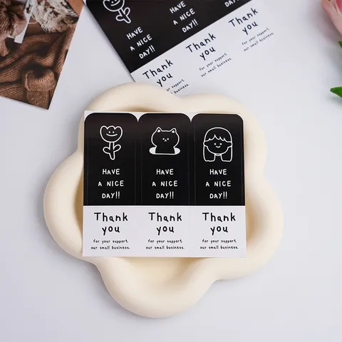 Autocollants Adhésifs d'Emballage Cadeau Modernes Minimalistes Chat Fleur Étiquettes de Scellage en Bande Longue Imprimées pour Boîte à Dessert Boulangerie